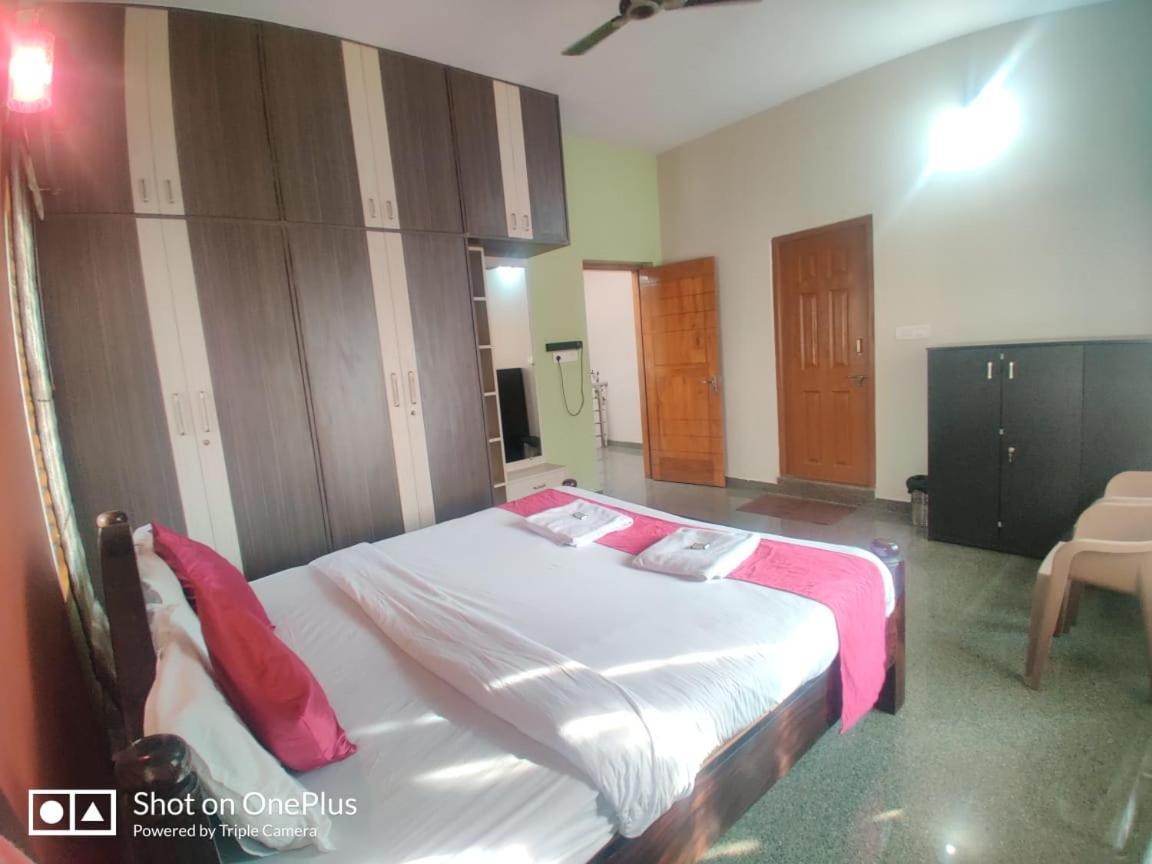 Nandan Home Stay Mysore Luaran gambar